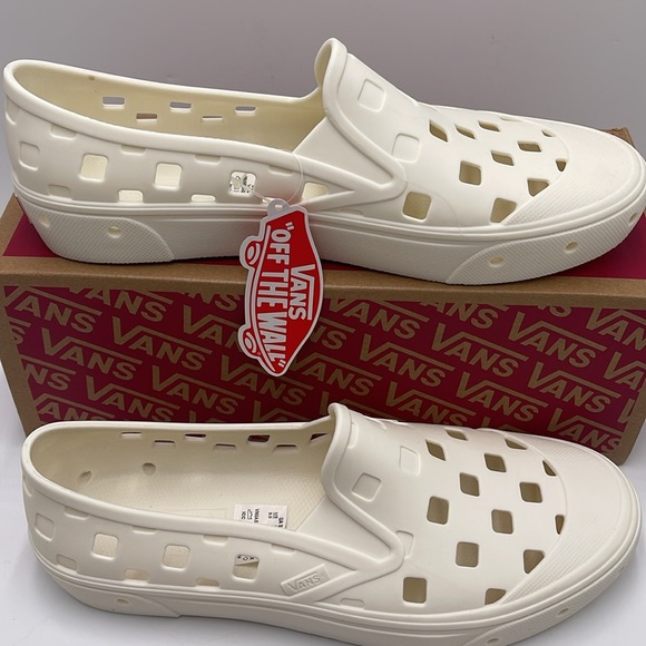 Vans Men’s Slip-On Trk
Marshmallow
VN0A5HF8FS8
Sneakers - Picture 2 of 16